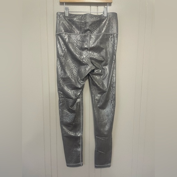 Gray/silver Snake Foil Print Highwaist Leggings - Picture 5 of 10